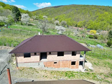 Na predaj dom, 200 m², Doľany