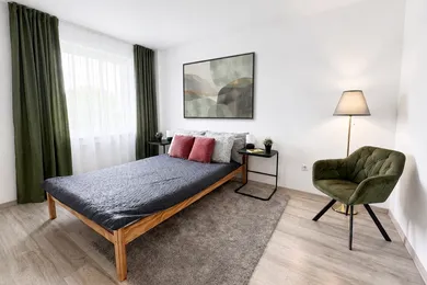Na predaj 3-izbový byt, 82 m², Bratislava-Petržalka, Dudova