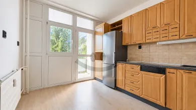 Na predaj 3-izbový byt, 70 m², Banská Bystrica, Sásová