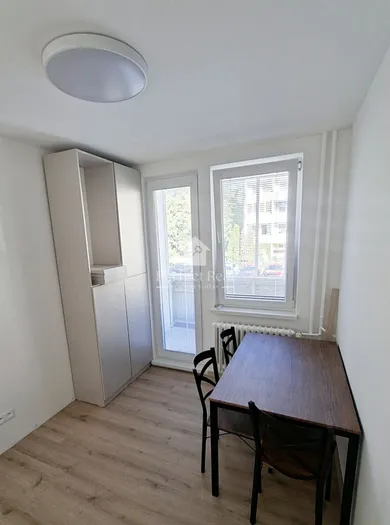 Na prenájom 3-izbový byt, 65 m², Bratislava-Dúbravka, Lipského