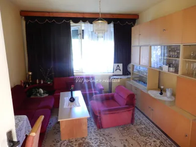 Na predaj dom, 140 m², Hontianske Trsťany, -
