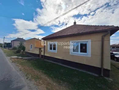Domy na sprzedaż, 4-pokojowe, Šurany · €112 500
