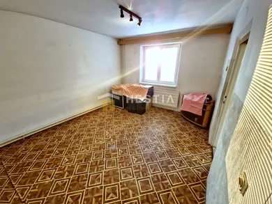 Na predaj 7-izbový dom, 250 m², Senica, Senica / Komenského