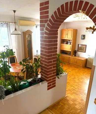Na predaj dom, 300 m², Nitrianske Hrnčiarovce
