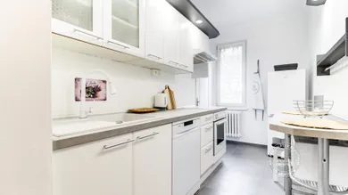 Na prenájom 2-izbový byt, 44 m², Bratislava-Ružinov, Mesačná