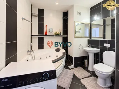 Na predaj 4-izbový byt, 89 m², Bratislava-Petržalka, Jasovská