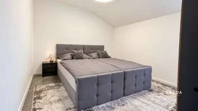 Na prenájom 1-izbový byt, 49 m², Nitra, Dlhá