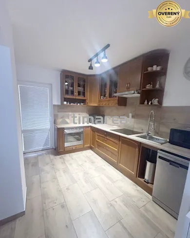 Eladó házak, 3-szobás, Senec · €285 000