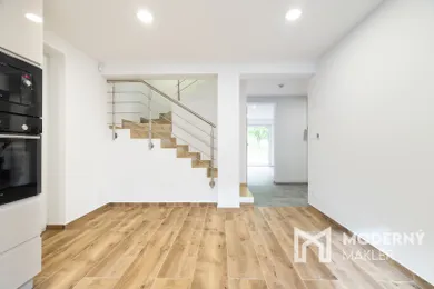 Na predaj 5-izbový dom, 167 m², Počarová