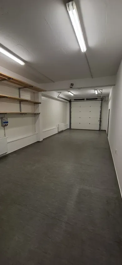 Na prenájom komerčné, 88 m², Trenčín, Kasárenská
