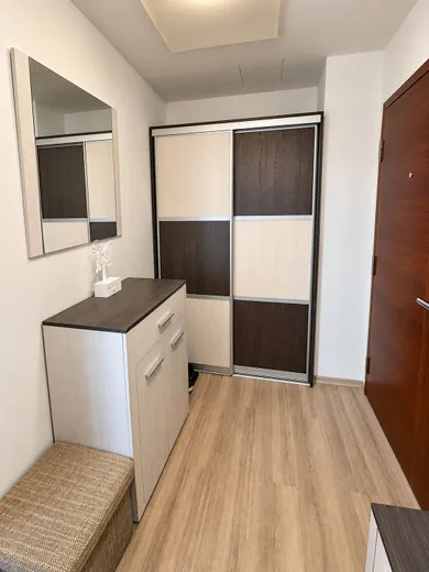 Na prenájom 1-izbový byt, 42 m², Trnava, Nevädzová