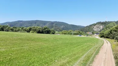 Na predaj pozemok, Turie