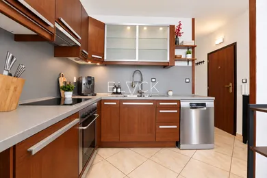 Na predaj 3-izbový byt, 60 m², Senec, Pribinova