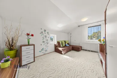 Na predaj 5-izbový dom, 120 m², Komárno