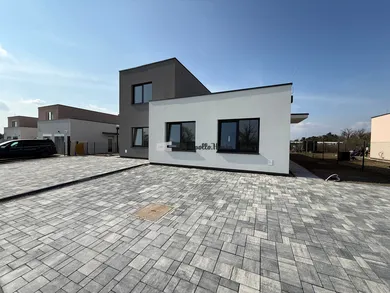 Na predaj 4-izbový dom, 84 m², Hubice