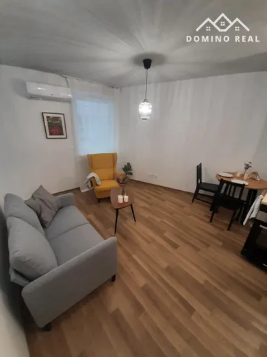 Byty na prenájom 2-izbový, Bratislava-Staré Mesto · €750