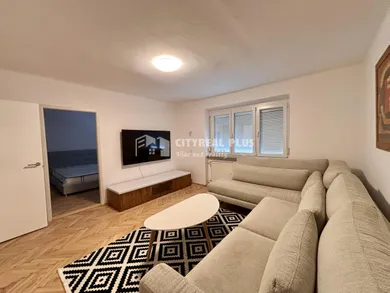 Na prenájom 2-izbový byt, 61 m², Nové Zámky, -