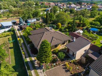 Na predaj 5-izbový dom, 110 m², Veľký Biel, Poštová