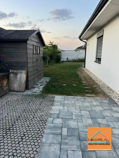 Na predaj 4-izbový dom, 104 m², Bernolákovo, Ipeľská