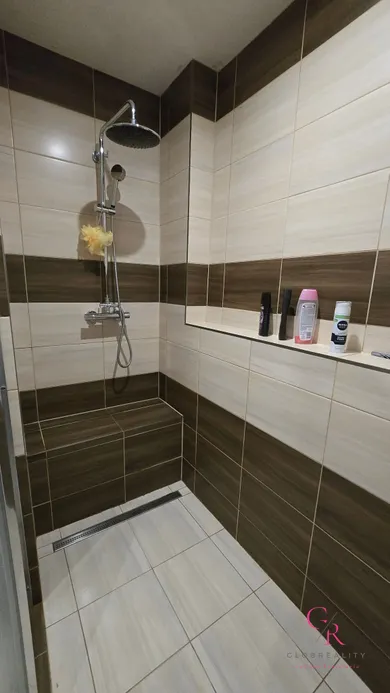 Na predaj 7-izbový dom, 141 m², Nový Tekov