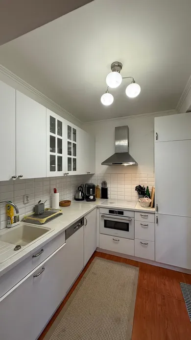 Na prenájom 3-izbový byt, 87 m², Bratislava-Ružinov, Niťová
