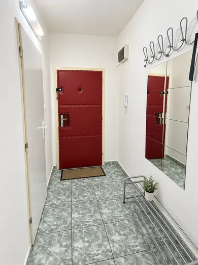 Na prenájom 1-izbový byt, 37 m², Šurany, MDŽ