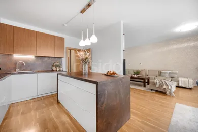 Na predaj 4-izbový byt, 124 m², Bratislava-Karlova Ves, Staré Grunty