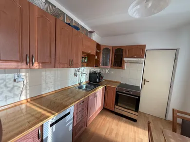 Na predaj 2-izbový byt, 58 m², Čadca, M. R. Štefánika