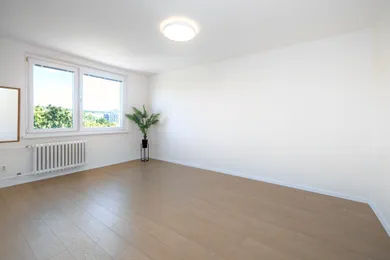 Na prenájom 1-izbový byt, 29 m², Bratislava-Dúbravka, Bazovského