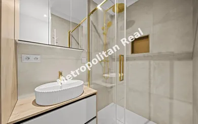 Na predaj 4-izbový byt, 30 m², Bratislava-Petržalka, Fedinova