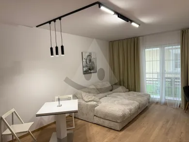 Mieszkania na wynajem, 1-pokojowe, Komárno · €485