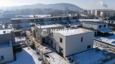 Na predaj 5-izbový byt, 131 m², Nová Dubnica