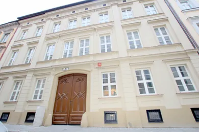 Byty na prenájom 2-izbový, Bratislava-Staré Mesto · €990