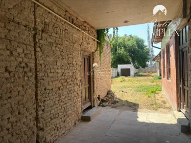 Na predaj 6-izbový dom, 480 m², Komárno, Palatínova