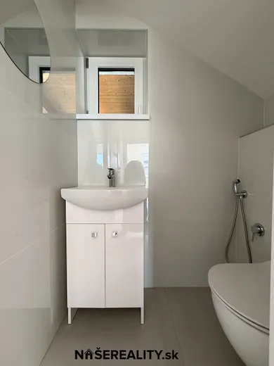 Na prenájom 6-izbový dom, 77 m², Kalinkovo, Hlavná