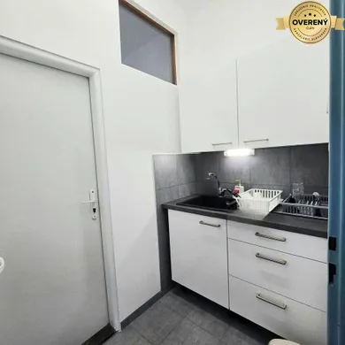 Na prenájom komerčné, 95 m², Trnava, Pri kalvárii