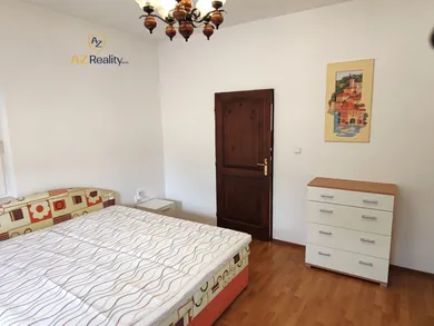 Na predaj 5-izbový dom, 120 m², Komárno