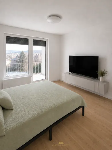 Na predaj 1-izbový byt, 30 m², Bratislava-Dúbravka, Agátová