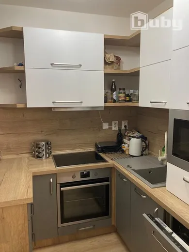 Na predaj 3-izbový byt, 73 m², Považská Bystrica, Strojárska štvrť