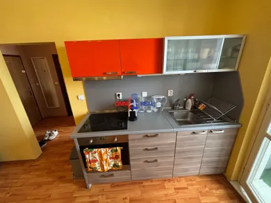 Na prenájom 1-izbový byt, 34 m², Bratislava-Petržalka, Hálova