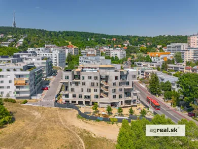 Na predaj byt v Bratislava-Nové Mesto · €624 000 · Novostavba