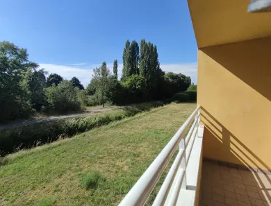Na prenájom 2-izbový byt, 61 m², Piešťany, M. Waltariho