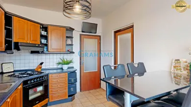 Na prenájom 3-izbový byt, 70 m², Bratislava-Ružinov, Ľanová