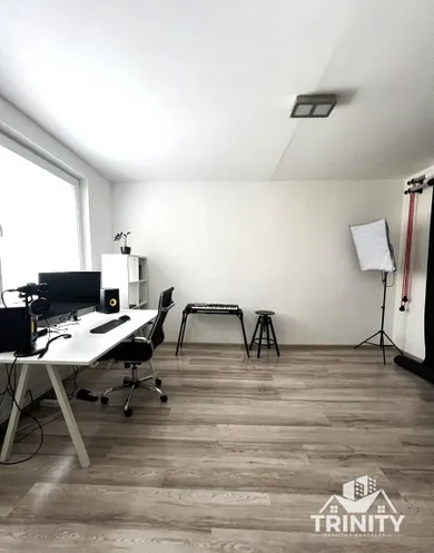 Na predaj 3-izbový byt, 73 m², Nové Zámky, Šoltésová