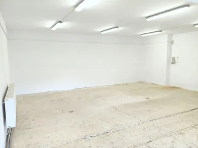 Kiadó kereskedelmi ingatlanok, Prievidza · €520