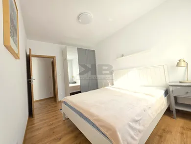 Na prenájom 2-izbový byt, 50 m², Zlaté Moravce, Krátka