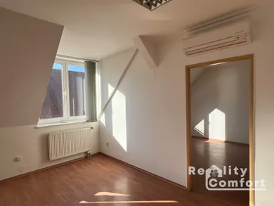 Komerčné priestory na prenájom, Prievidza · €285