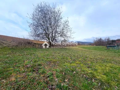 Na predaj pozemok, Melčice-Lieskové