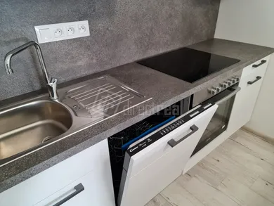 Na prenájom 2-izbový byt, 61 m², Galanta, Hlavná