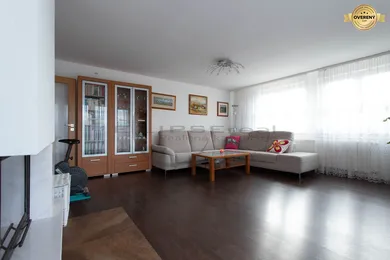 Na predaj 7-izbový dom, 250 m², Marianka, Borinská